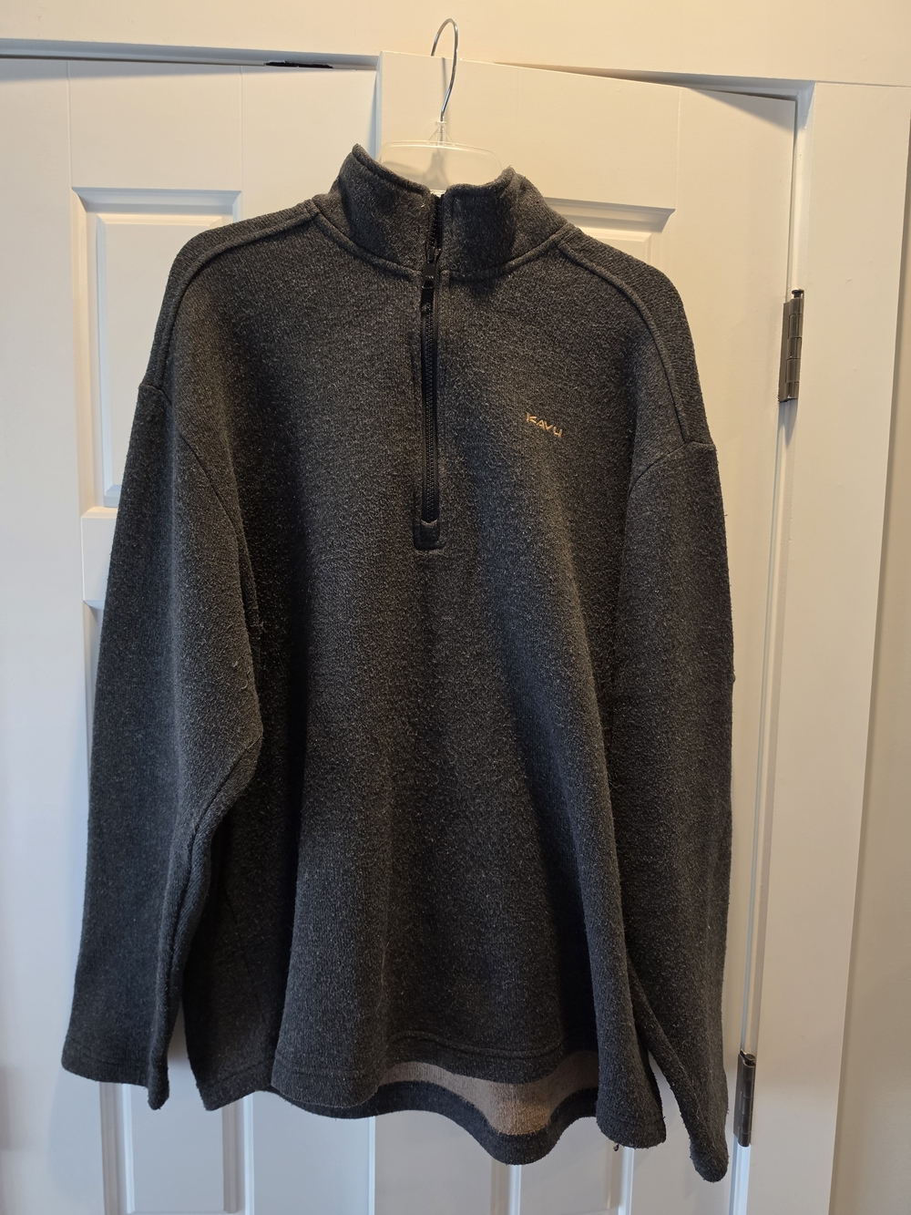 Kavu Men's Zip-Up Fleece Pullover in Charcoal